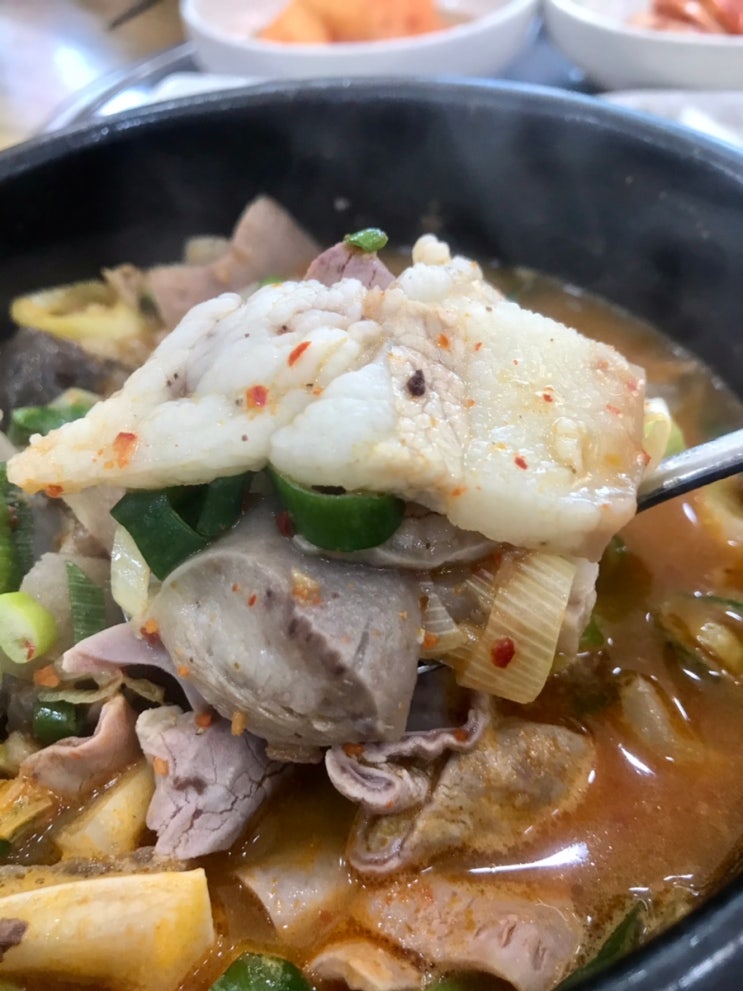 냄새에 민감한 사람들을 위한 깔끔한 국밥 쌍용동 권구성순대국밥 / 천안식후감