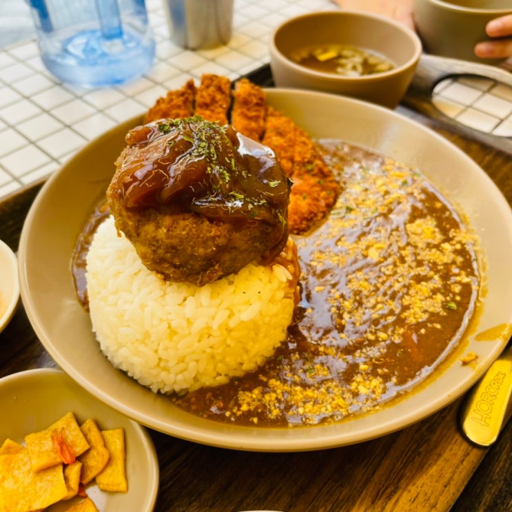 샤로수길 카레 맛집 모다모다 하타카 함박 카레