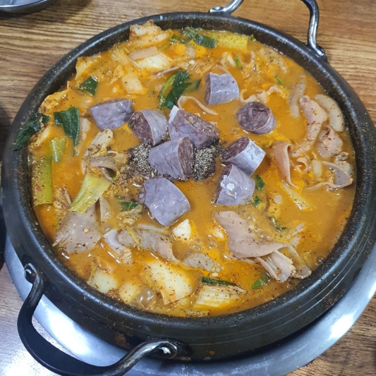  뜨거운 여름에도 웨이팅 쩌는 종로 찐맛집 '이경문 순대곱창'