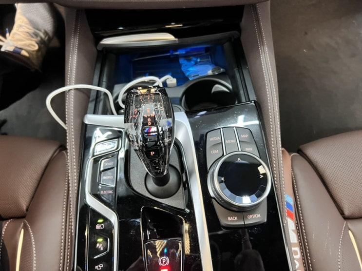  BMW 530e 크리스탈 기어봉 장착!!