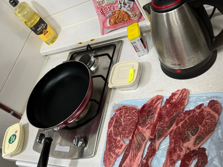  [일상] 로제 불닭볶음면과 등심 #맛이 없을 수 없는 조합 #프라이팬으로 구운 소고기