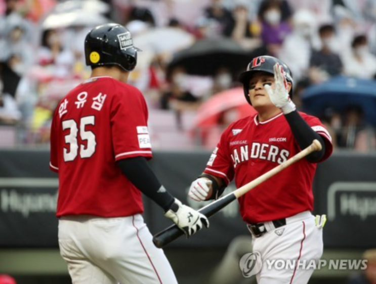 3점포 + <b>박종훈</b>, 1년여만의... 삼성-<b>롯데</b> 5-5 무승부, 피렐라... 