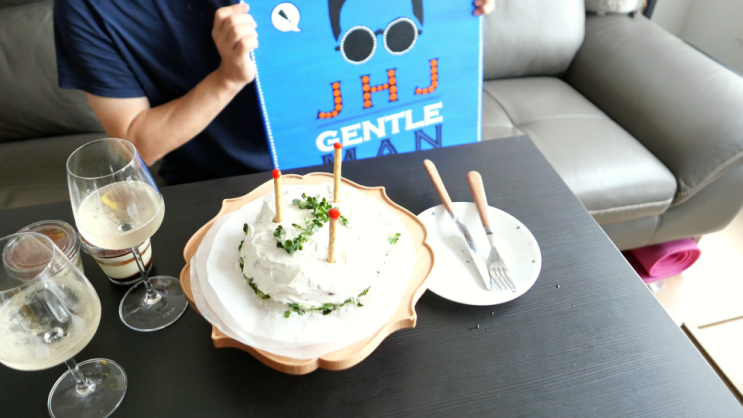  친오빠 생일 선물 와사비 초코 케이크 만들어서 먹여본 후기