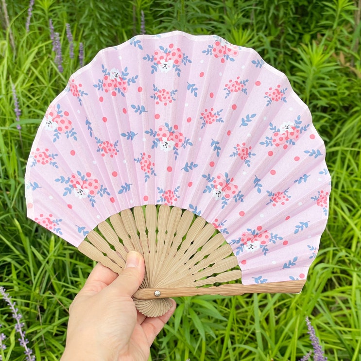 다이소 접이식 캐릭터 부채! 여름 필수템 등극 다이소 접이식 캐릭터 부채! 여름 필수템 등극