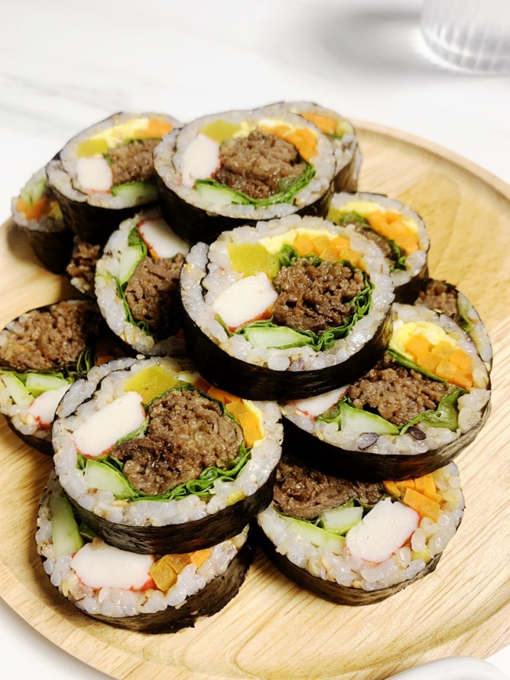  상추넣은 소고기김밥에 떡볶이