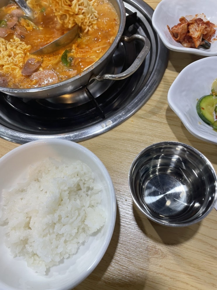  학동역 학동부대 부대찌개