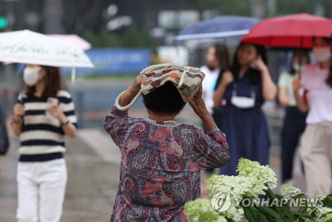 내일 오전까지 전국 대부분 비…비 그친 뒤엔 폭염 기승