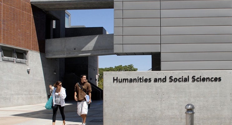  산타모니카대학전공소개: Philosophy and Social Sciences Department  경제학과