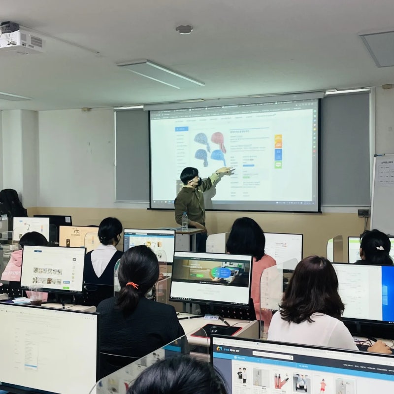군산 여성인력개발센터에서 스마트스토어 교육했어요