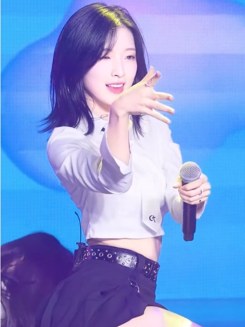 찰랑찰랑 빛나는 미모 오마이걸 아린 무대 움짤