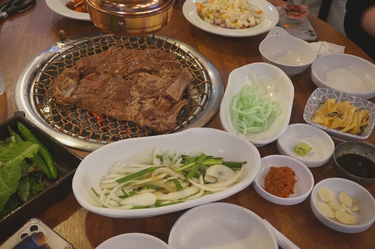  봉선동고기집 상도촌 뼈해장국까지 준다고 ?