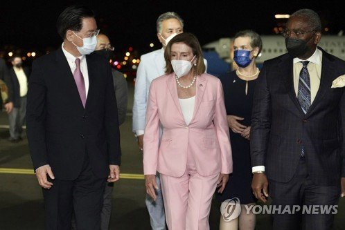 미 권력서열 3위 펠로시 대만 방문 대만해협 긴장 최고조..