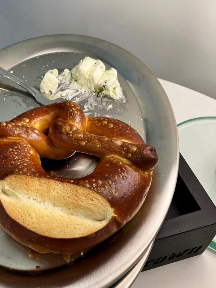  전포 에쎄브로 프레젤이 맛있는 신상카페 ESSE BRO