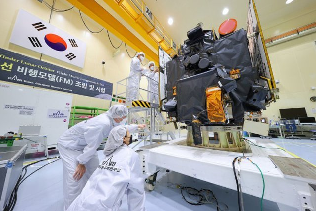 한국 첫 달탐사선 '다누리' 미국서 발사, 낸시 펠로시 우리나라 도착, 8대 외식품목 모두 올라