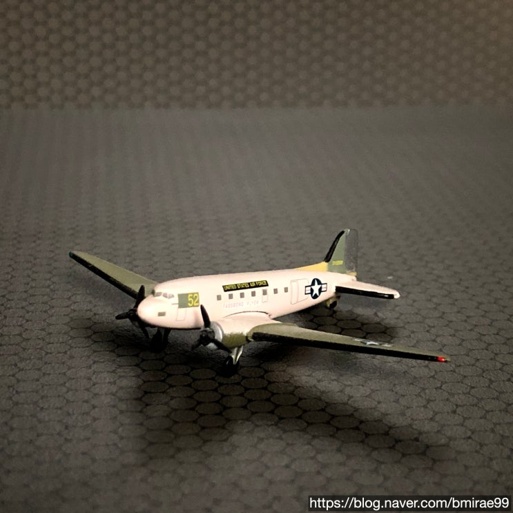  [1/500 수송기] C-47 스카이트레인 "Fassberg Flyer" 베를린 공수작전 기념도장
