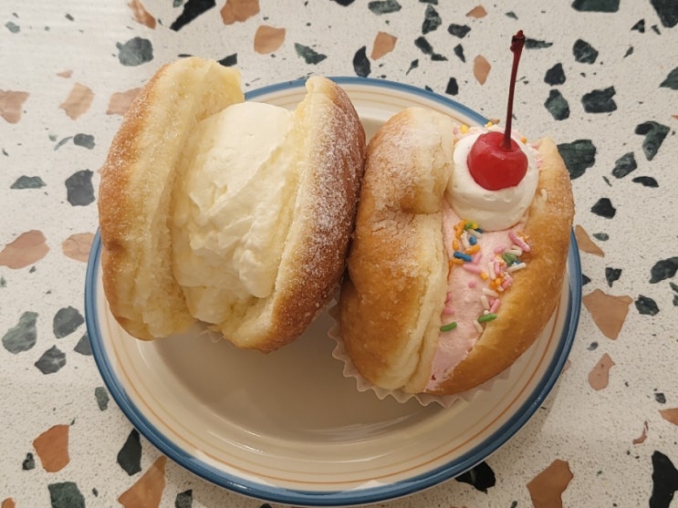 [전남대 정문] 도넛 먹으러 가볍게 가기 좋은 카페 '글로어도넛 전남대 정문점'