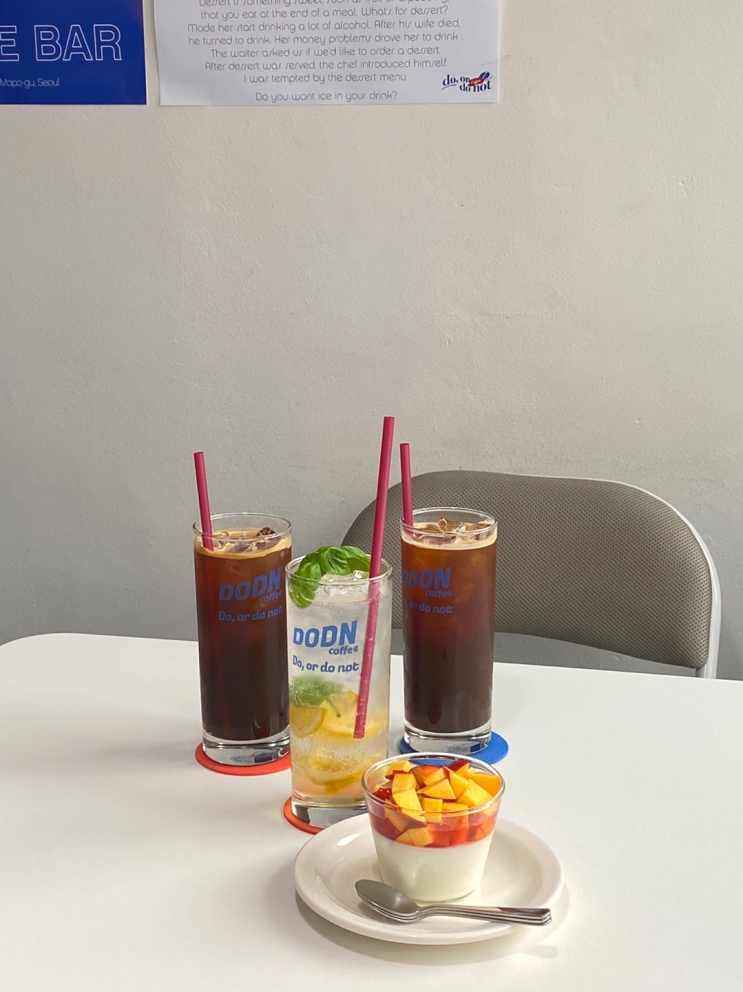  [마포/대흥역] 경의선숲길 내에 위치한 힙한 애견 동반 카페 '두올두낫 do,or do not'