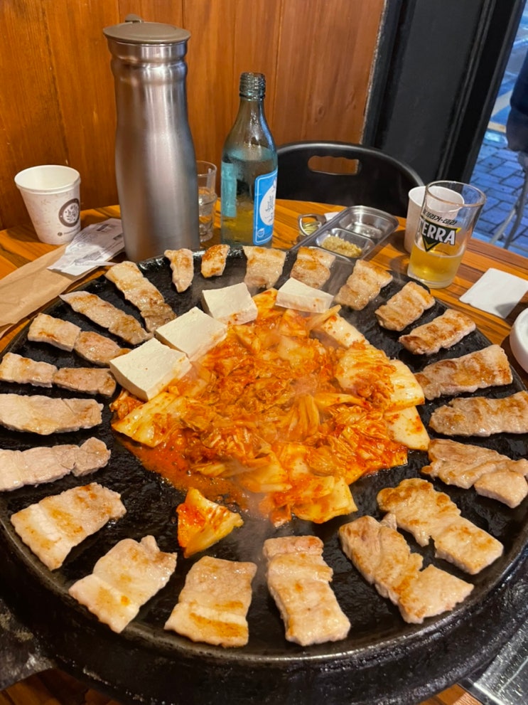  부산시청 고깃집_무쇠김치삼겹