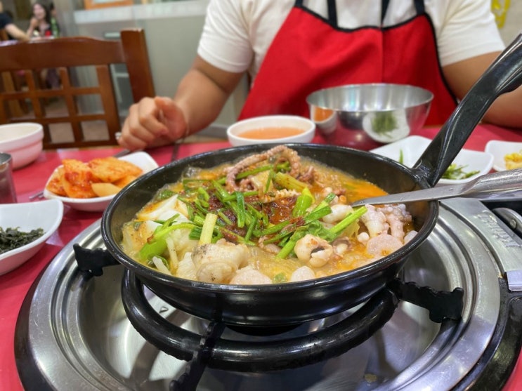  매콤한 한식이 당길 땐 광안리 낙곱새 전문 개미집