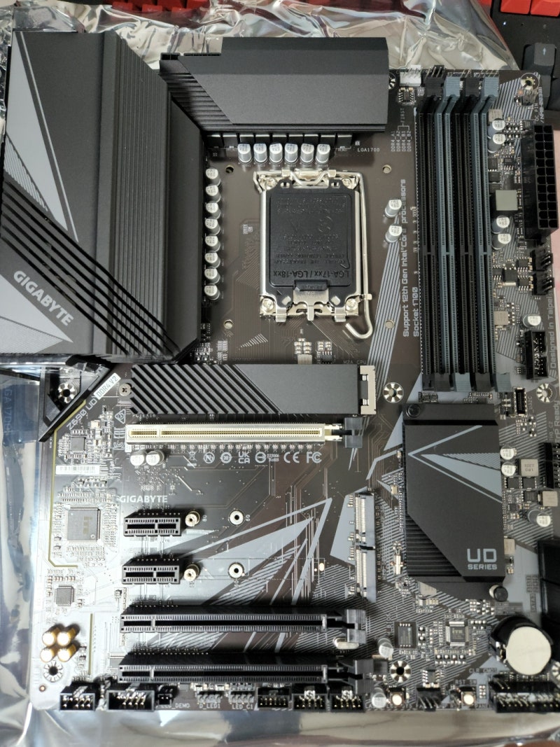 GIGABYTE Z690 UD D4 V2 피씨디렉트 후기