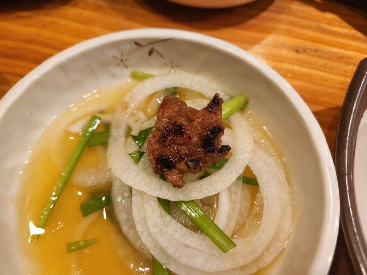  드림타워 근처 제주 도민들이 많이찾는 돼지갈비 맛집. 제주 노형동 흑돼지 '제주본참숯불갈비'