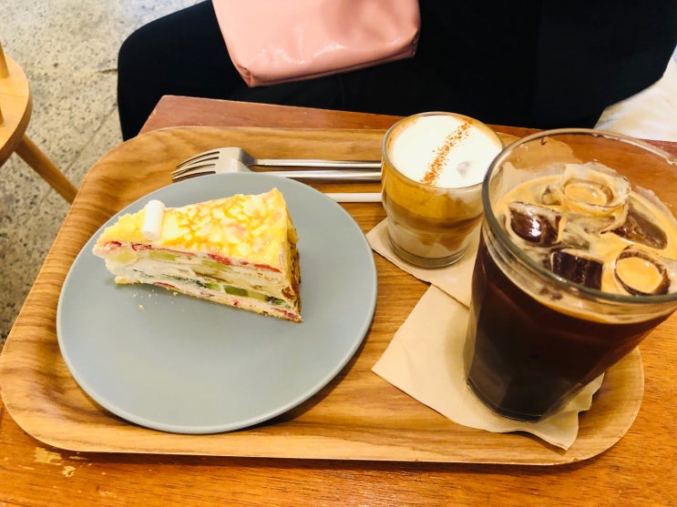  성수 카페추천 크레이프 맛집 조각케이크 맛집 마를리