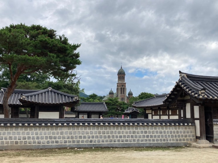  전주여행 1일차(꽃심호텔-베테랑칼국수-경기전-마시랑게-교동고로케,길거리야-덕진공원-옛촌막걸리-전동성당)