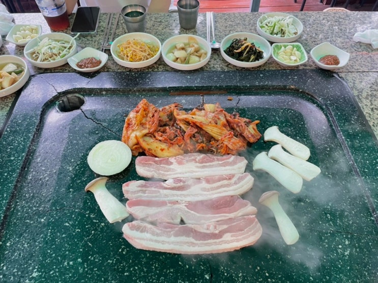  수원 이목동 맛집 물레방아가든 야외에서 먹는 돌판 삼겹살