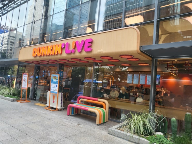 [강남]던킨 라이브 강남역 도넛 후기(+할인 팁)