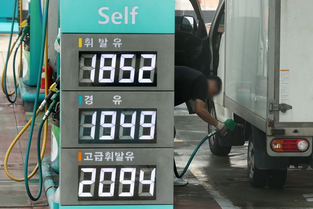 기름값 다시 내리자 ‘카드 수수료 인하 요구’ 힘 떨어진 주유소 기름값 다시 내리자 ‘카드 수수료 인하 요구’ 힘 떨어진 주유소