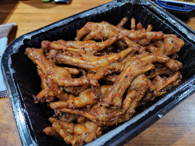  퇴근 후, 제천땡초닭발에 맥주한잔~ 코코넛커피랑 출근 ㅋ