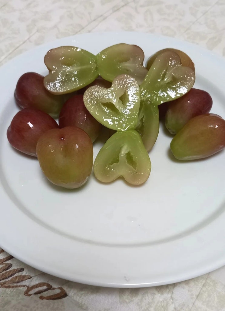  마켓컬리과일 신상포도 마이하트포도추천!  하트모양포도