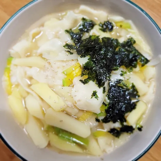  감자수제비와 깻잎 삼겹살찜