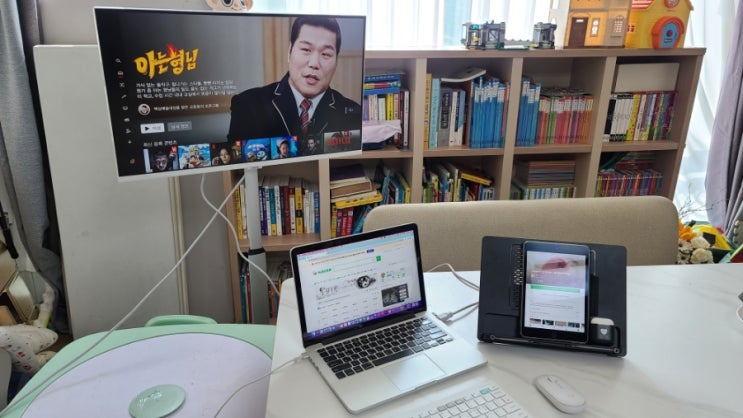  TV스탠드 카멜 이동식모니터거치대 SMB27 스탠바이미 대체 티비 이젤 다리