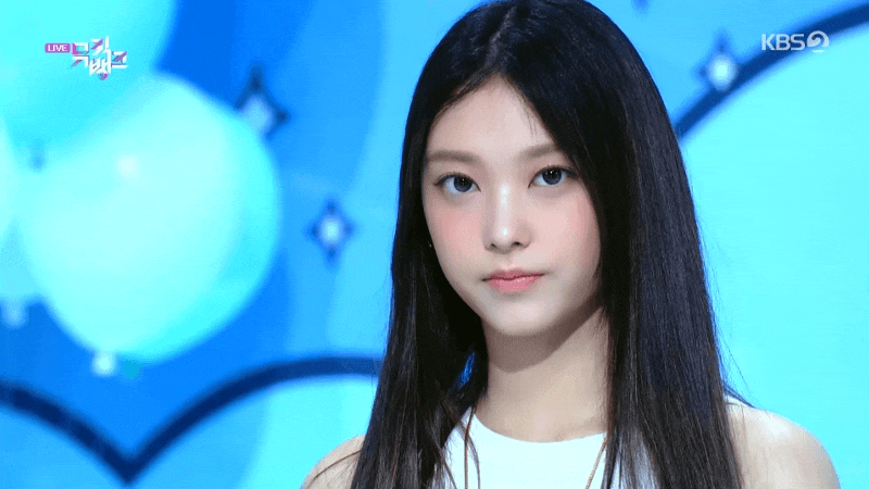 220805-NewJeans-Haerin-gif-2.gif?type=w800