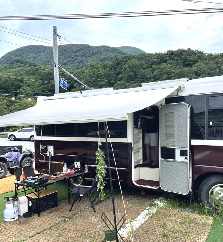 [국내여행]충남 아산 캠핑카페 큐캠 후기-카라반, 캠핑버스, 캠핑카, 텐트가 있는 분위기 좋은 곳