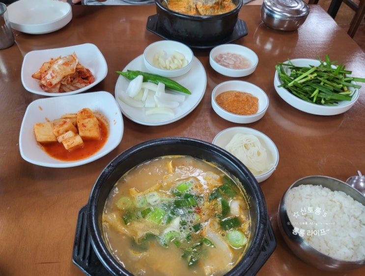  부산 사하구 괴정동 아침식사 가능한 시민돼지국밥