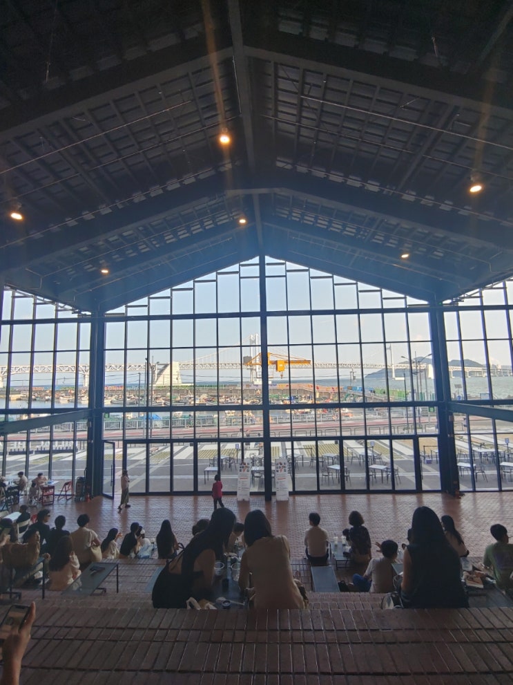  광안리 밀락더마켓