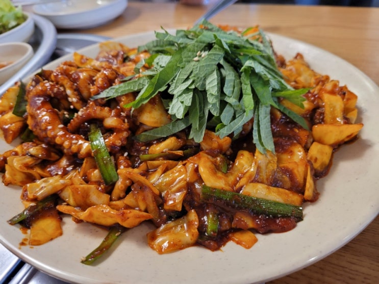  춘천 맛집 낙지 보쌈 막국수 한 세트 오봉집 춘천 후평점