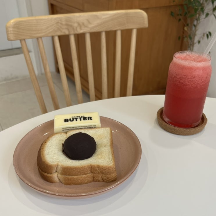  망우 카페 I 앙버터토스트가 맛있는 순자네다락방