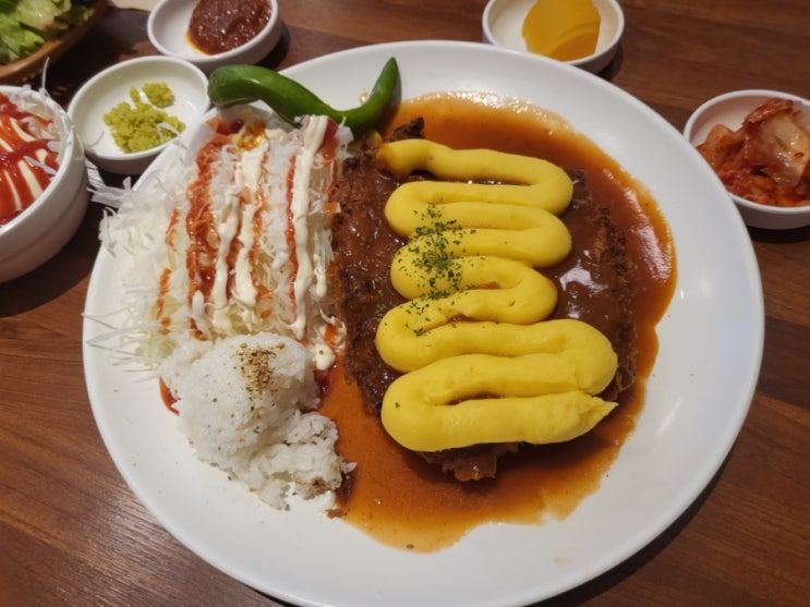  [광주 치평동] 쫄면과 돈가스를 쌈 싸 먹는 대왕 돈가스 맛집 '무등왕돈까스'내돈내산솔직리뷰