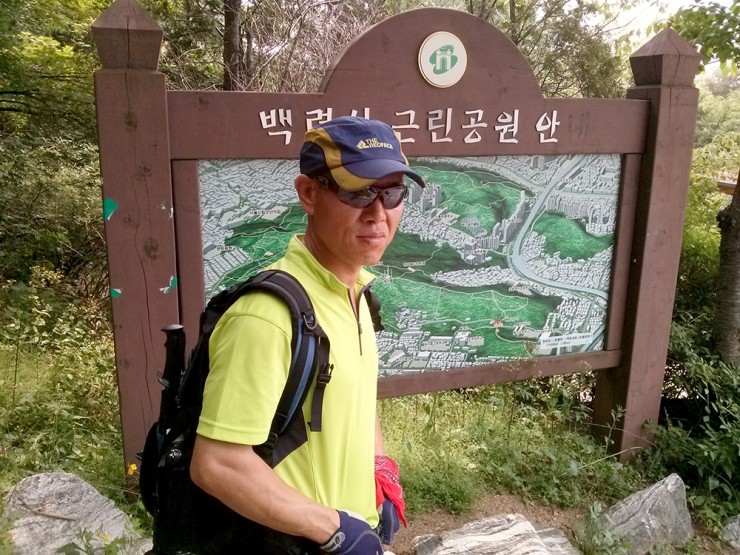  걷고 사랑하며 #215: 백련산(Baengnyeonsan Mountain)의 소나무 능선길 