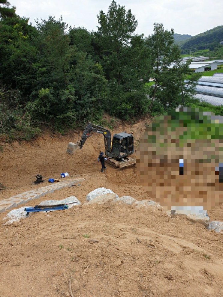  2022년 경북 김천시 감문면 문무리산 #가족묘 조성공사 3일공사 김천고인돌장의사 #비석 #자판 #계단 #잔디심기 #김천장의사 #구미장의사 #선산장의사 #김천잔디 #김천묘지