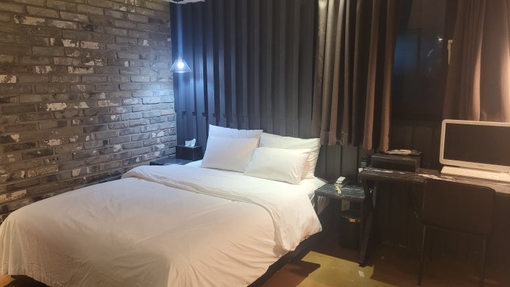  역삼역 호텔 XYM호텔 넷플릭스 웨이브 다 되는 아늑했던 곳
