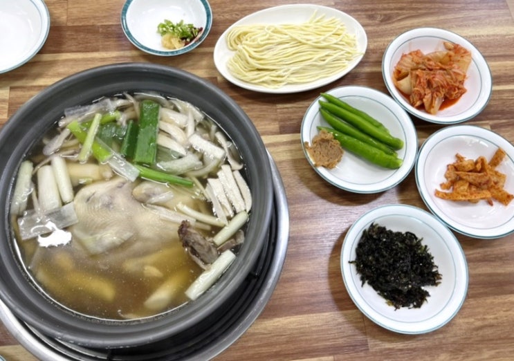  [황칠닭한마리칼국수]  삼계탕대신 닭한마리 전골로 몸보신!