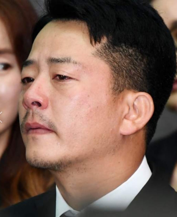 <b>김준호</b> <b>부친상</b> 김지민 상복입고 곁지켜서..
