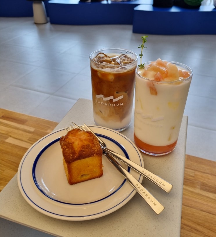  마산 오션뷰 카페 바다로움 바다 앞 신상 대형카페