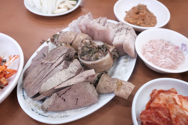 맛집, 이모식당 <b>50년</b>의 역사  수제 막창순대와 <b>돼지국밥</b>