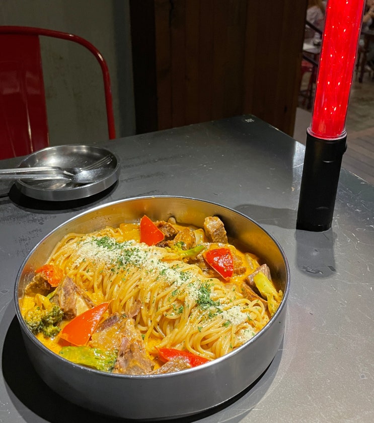  [강남 맛집] 바비레드 (BOBIRED) | 강남역 파스타, 포케, 샐러드, 스테이크 맛집 / 레드크림파스타 곱빼기 / 강남역 퓨전 양식 맛집 / 스테이크 샐러드