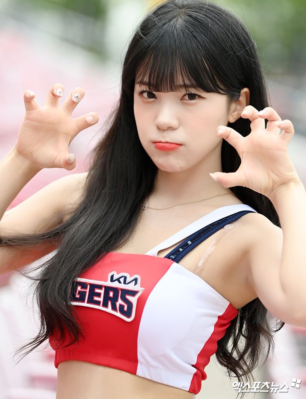 '갸다혜' KIA 타이거즈 치어리더 이다혜, 통통 튀는 매력에 프로페셔널함까지 갖춘 야구팬 '갸다혜' KIA 타이거즈 치어리더 이다혜, 통통 튀는 매력에 프로페셔널함까지 갖춘 야구팬